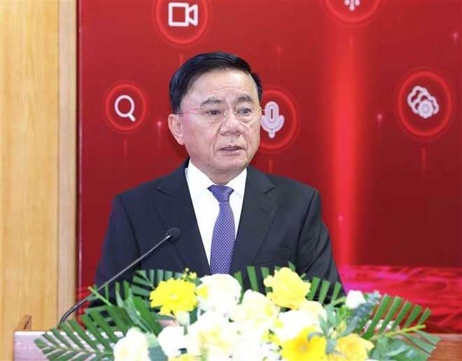 Politburo member and Standing member of the Party Central Committees Secretariat Tran Cam Tu speaks at the launch ceremony. Photo: VNA