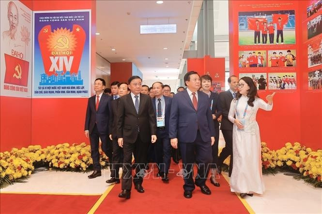 VNA photo exhibition opens, marking 14th National Congress