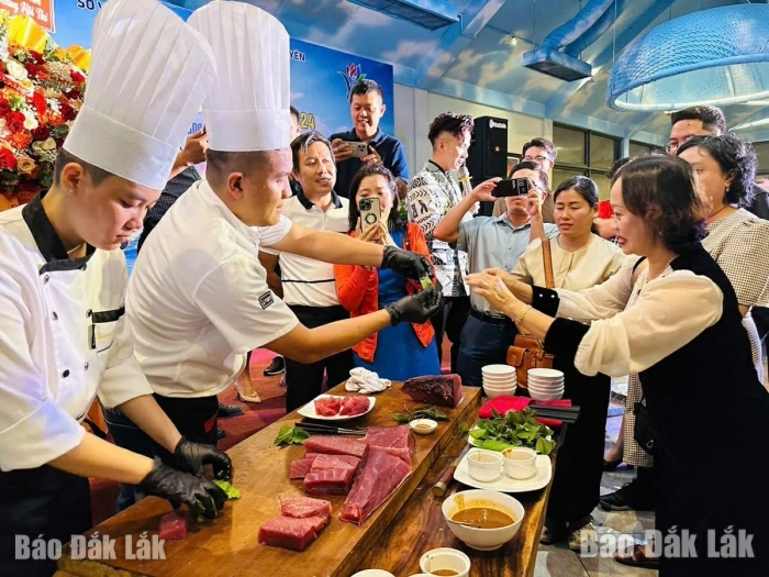 Visiting Dak Lak to enjoy ocean tuna, experience hot air balloon rides, and conquer Da Bia Mountain
