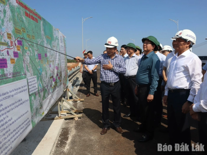 Synchronizing the transportation network to unlock resource from the expressway