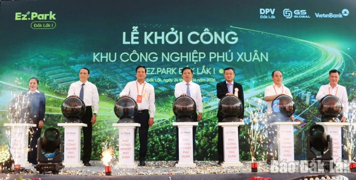 2.4 trillion VND Phu Xuan Industrial Park breaks ground