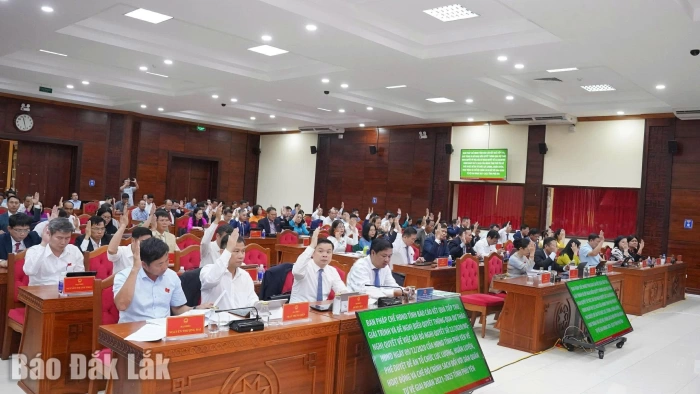 Approves adjustments to Provincial Planning for 2021-2030 period with vision towards 2050