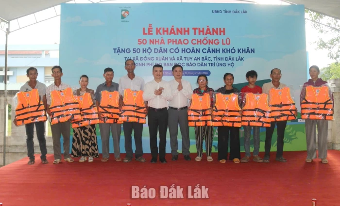 Fifty flood-resistant floating houses donated to residents