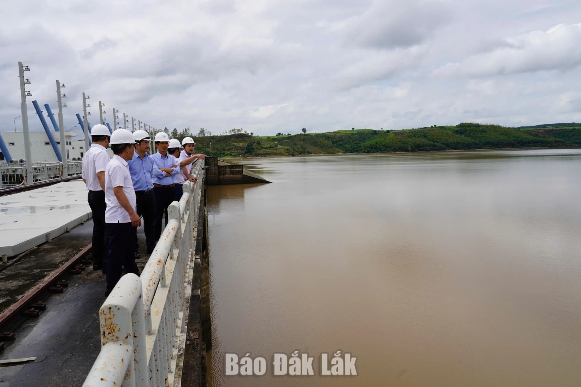 Proactively preventing and responding to natural disasters