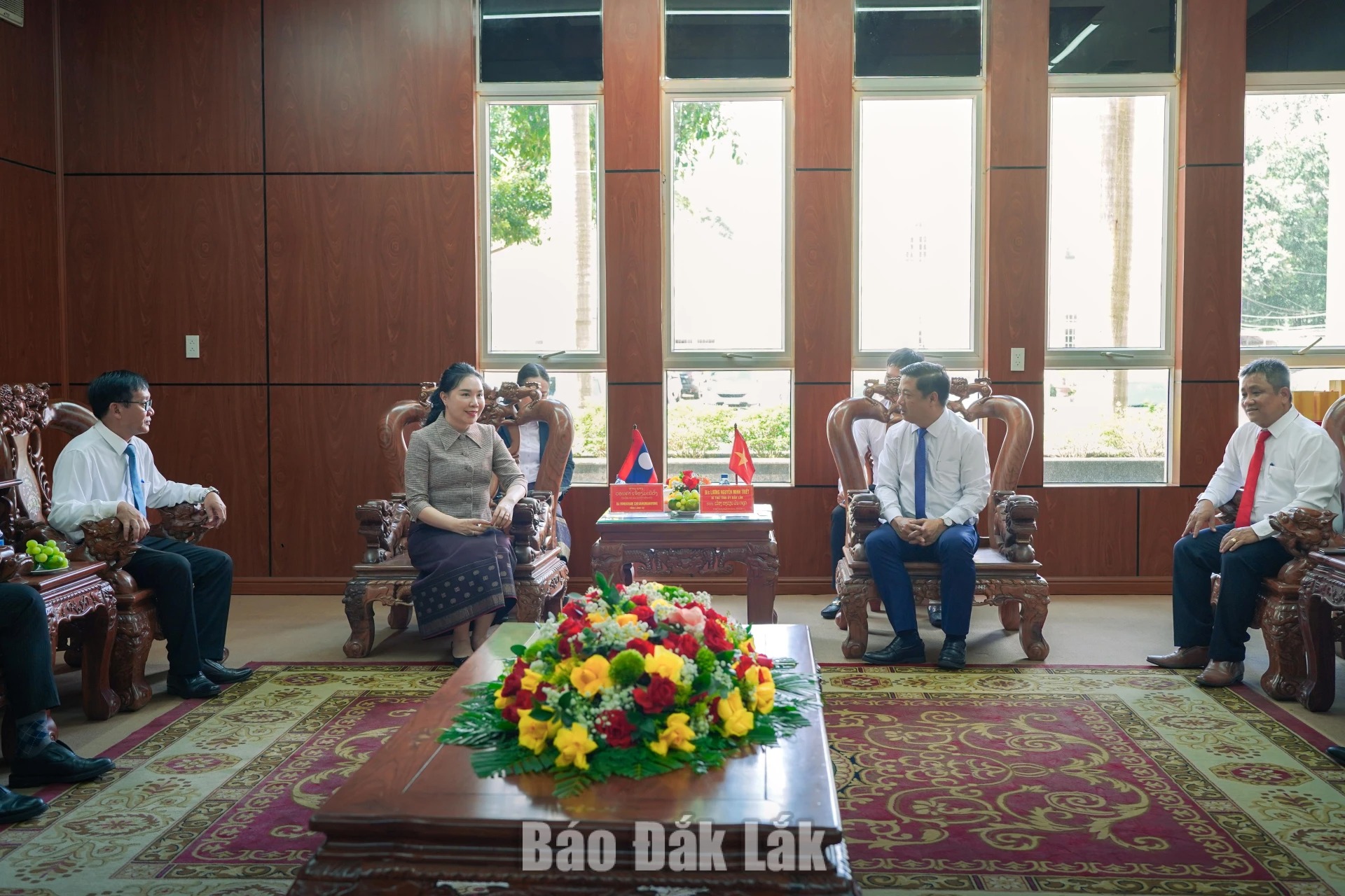 Dak Lak Party Secretary Luong Nguyen Minh Triet receives Consul General of the Lao People’s Democratic Republic