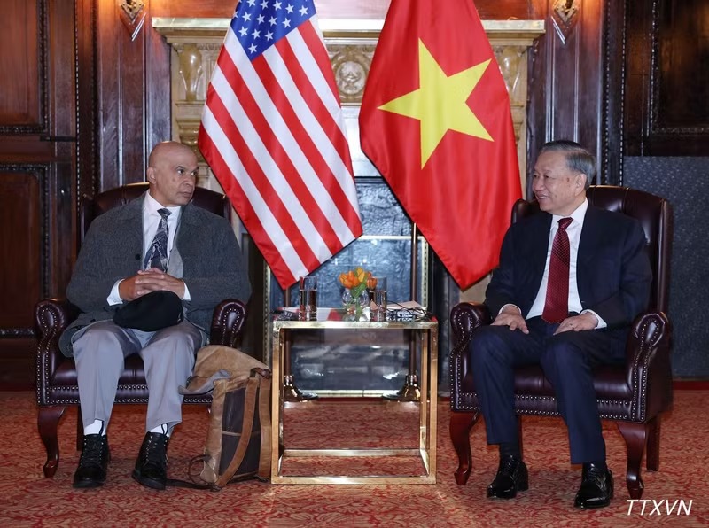 Party General Secretary and President meets with Communist Party USA leaders in New York