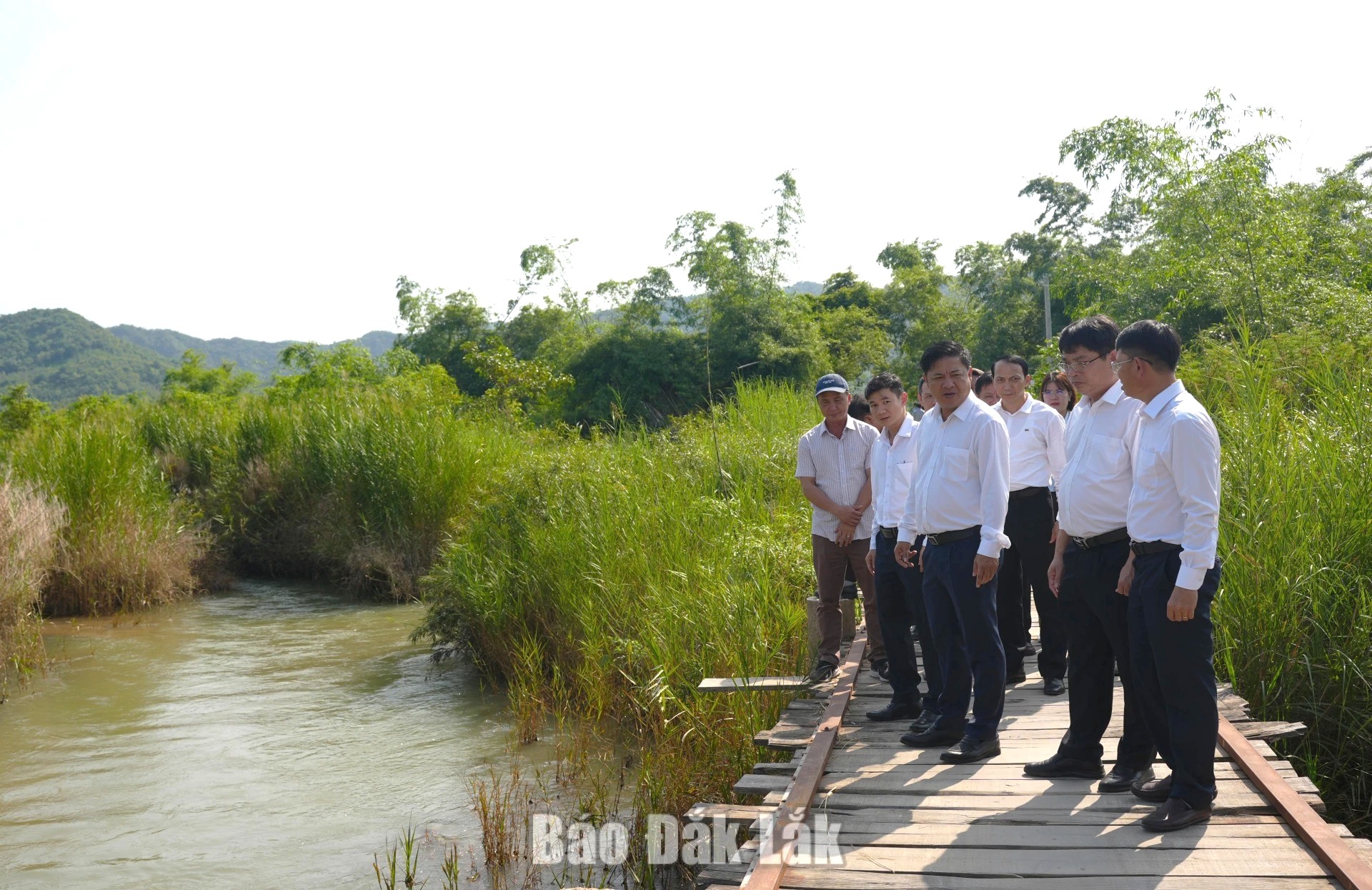 Provincial Party Secretary Luong Nguyen Minh Triet inspects landslide-prone and vulnerable sites